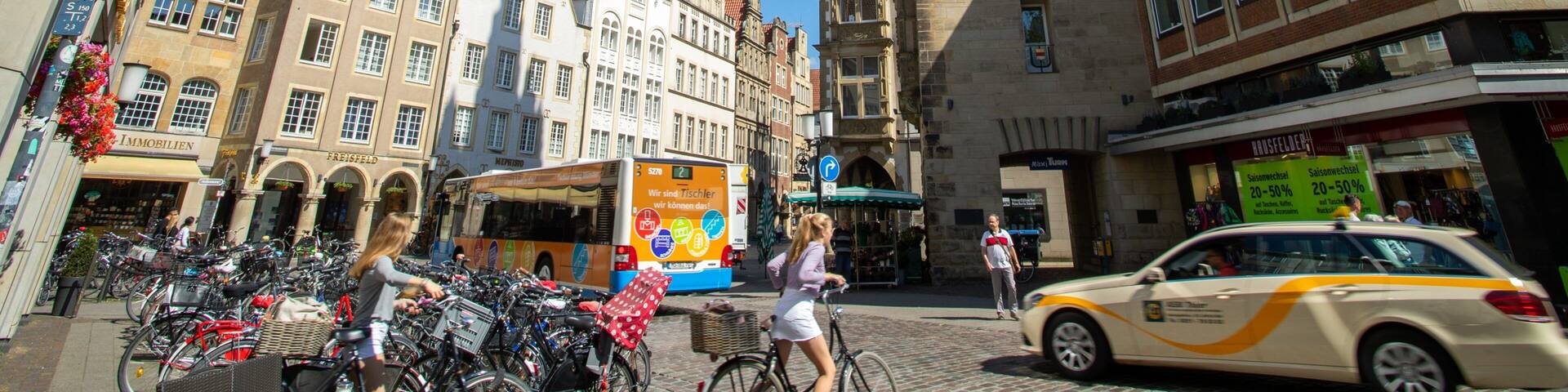 Townhouse Tower featuring heritage architecture and a city