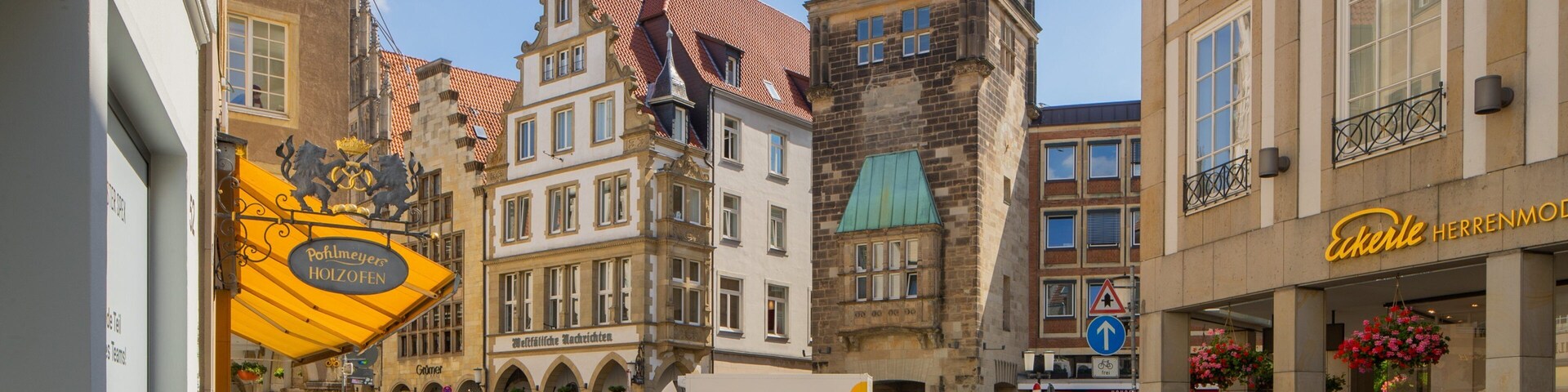 Townhouse Tower featuring a city and heritage architecture