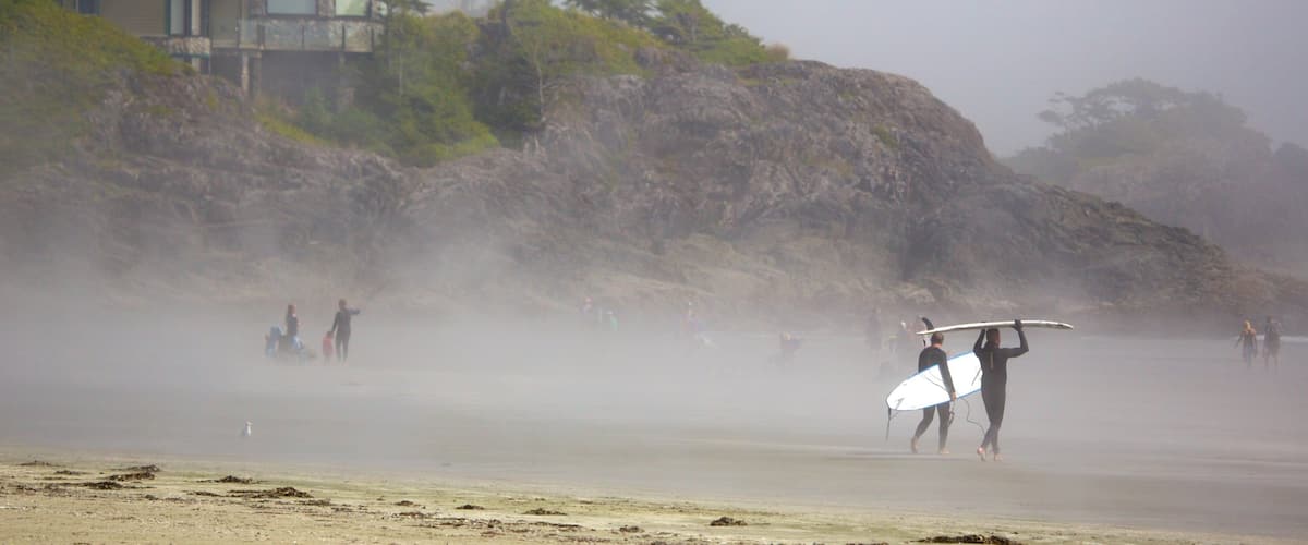 Mackenzie Beach featuring lainelautailu, usvaa tai sumua ja hiekkaranta