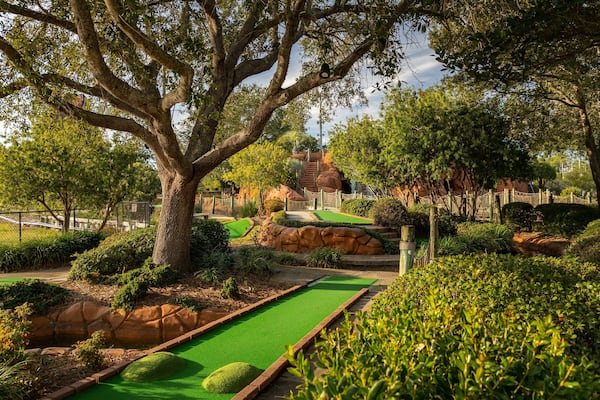 Adventure Island showing golf