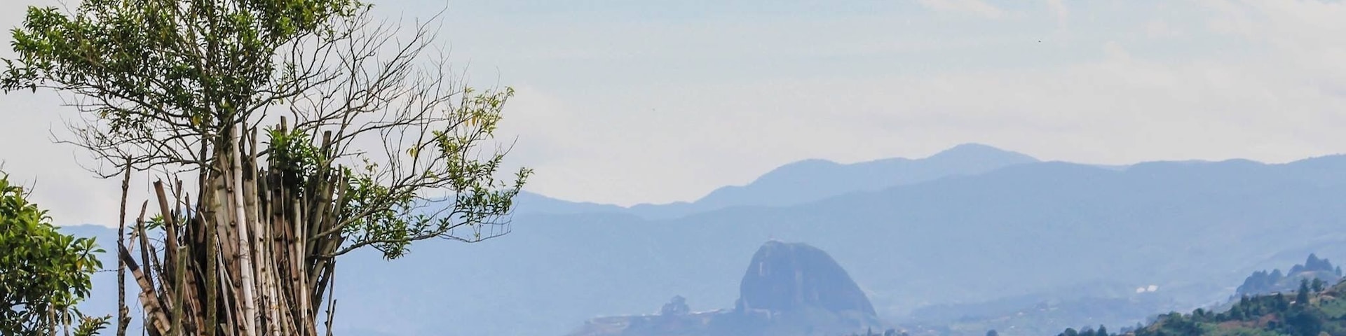 This is one of best features of the trails in Marinilla, you see #LaPiedradelPeñol in the background! Amazing view #Colombia #nature
#greatoutdoors