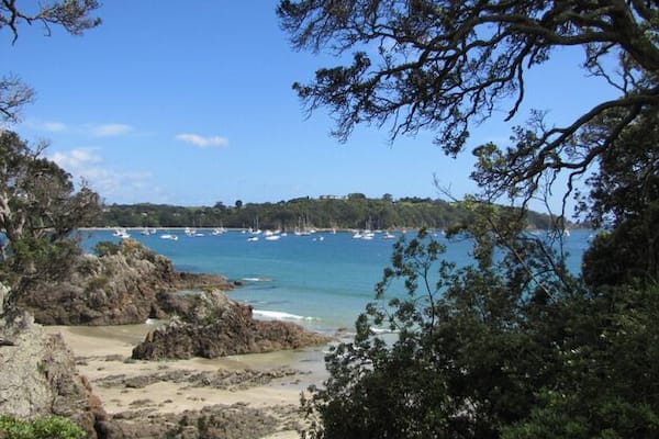 Oneora Bay near the larger town on Waiheke Island - apparently this wasn't a lot of boats being parked - it gets really busy in the summer!