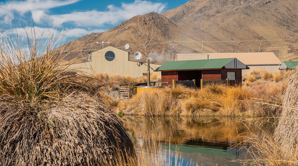 Hot Tubs Omarama showing a pond and a small town or village