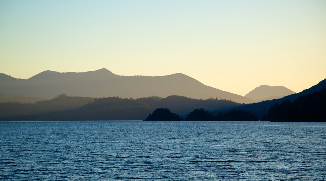 Clayquot Arm provinspark som viser fjell og innsjø