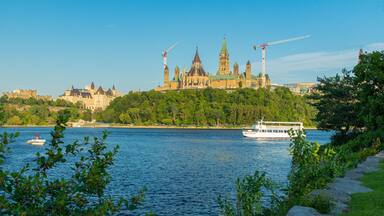 Voyageur Provincial Park which includes boating and a lake or waterhole