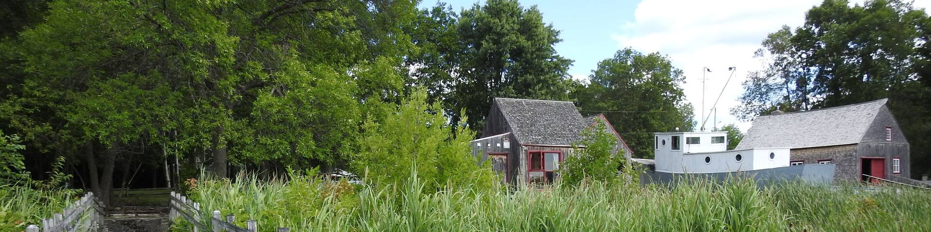 In a picturesque setting with breathtaking views of the St. Lawrence River and the South Shore of Quebec