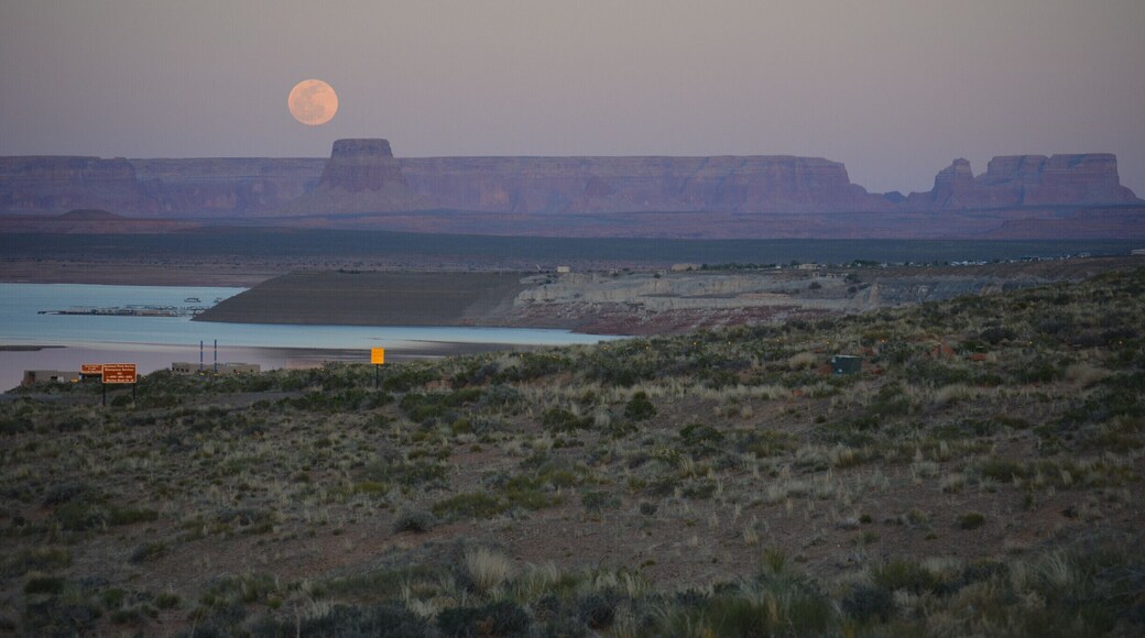 Shorline along Lake Powell in southern Utah near Page, Arizona. This is a national recreation area that allows beachside camping. (Supermoon rising).