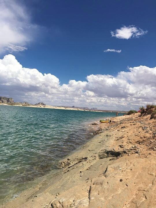 the water is hot and the spot amazing
few miles from Page