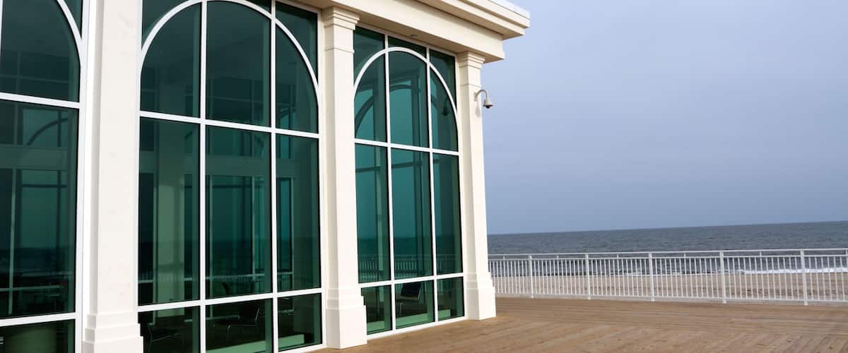 CPF3R8 The side of the new Cape May Convention Center, Cape May, New Jersey, USA