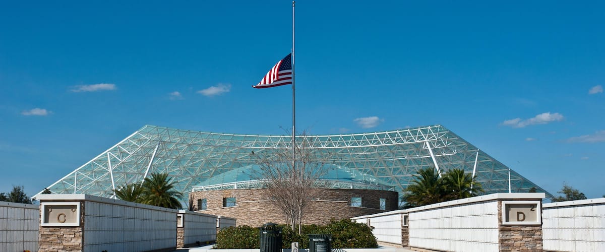 R3XFW5 USA, Florida, Sarasota National Cemetery, Patriot Plaza