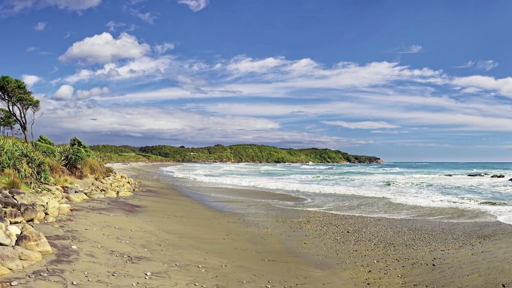 Idyllic sandy beach, Beach Road in Charleston, seaside, west coast, Southland, New Zealand, Oceania