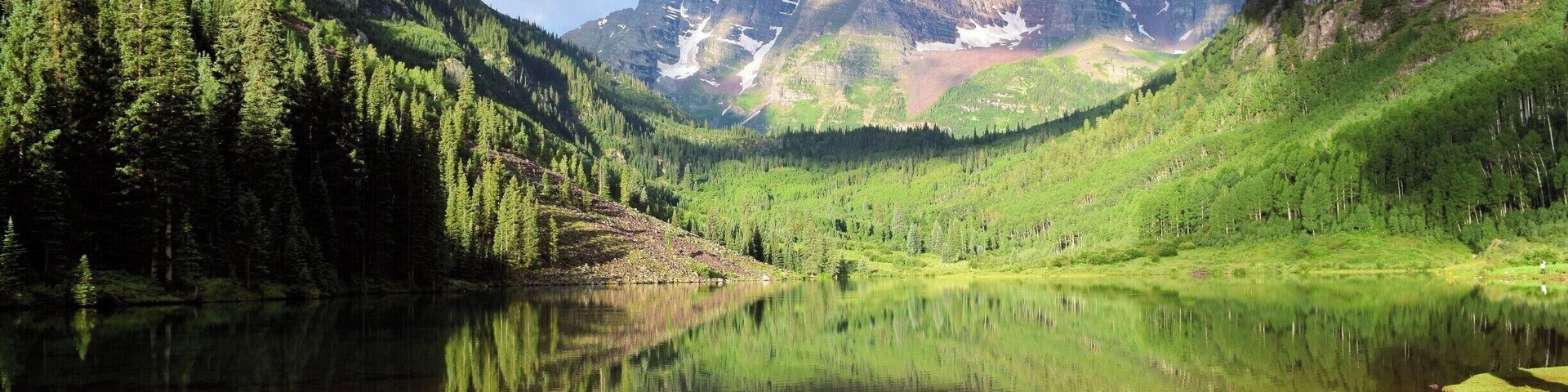 This spot has been photographed by so many people, and portrayed by others much better than I could. But what astonished us was that it actually does look this stunning. We arrived about 7:15 in the morning. It reminded me a bit of the first time one sees the Grand Canal or a Himalayan peak: "Oh, it really does exist!. And here I am!"