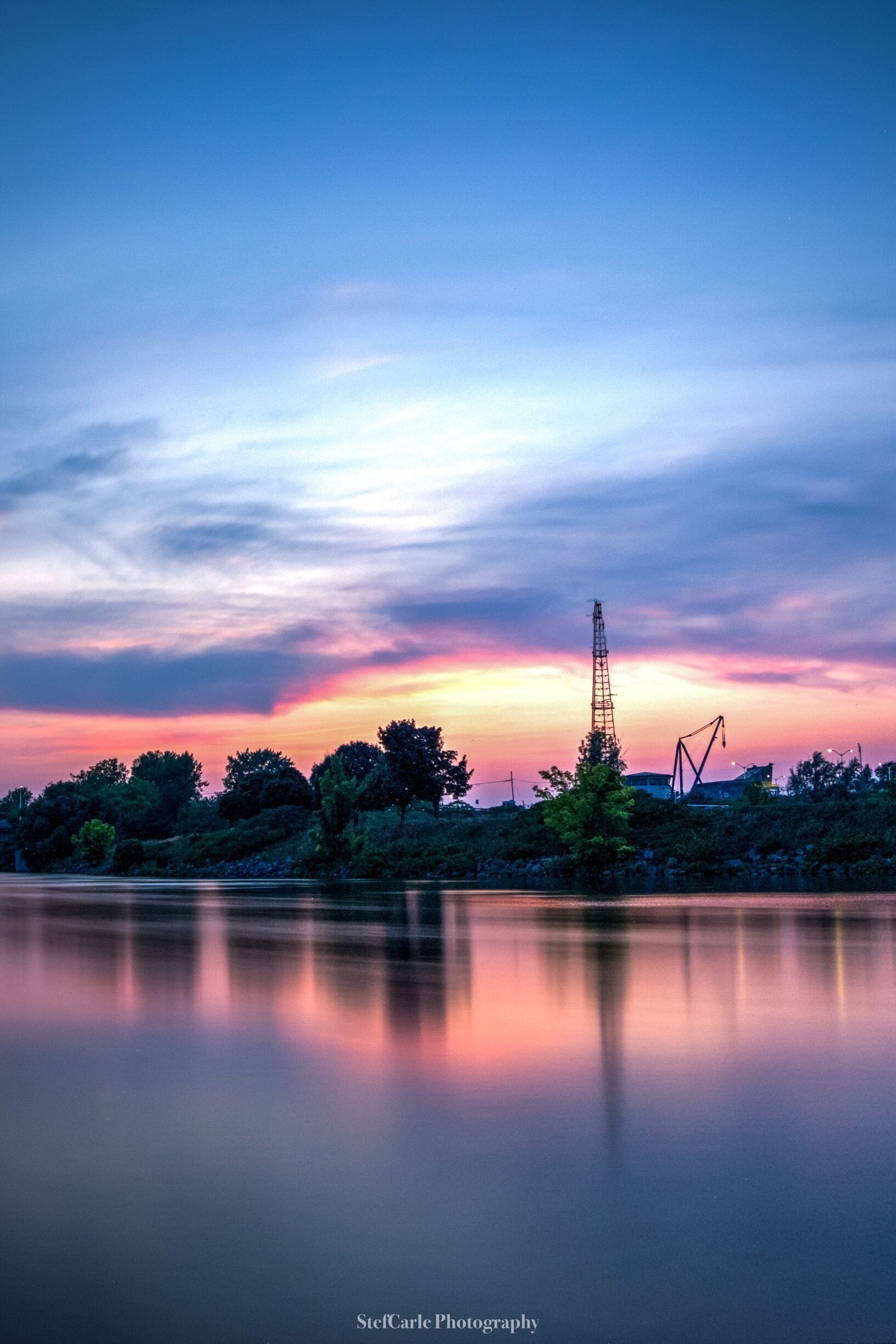 Sunset 🌅 - Superbe Coucher de soleil ce soir à @villestecatherine #villestecatherine #sunset #stefcarlephotography #sonyalpha #tamron1750f28 #gitzoinspires #ndfilter #longexposure #longexposure_shots #slowshutterspeed #quebec #canada