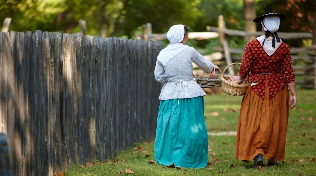 Williamsburg y también un pequeño grupo de personas