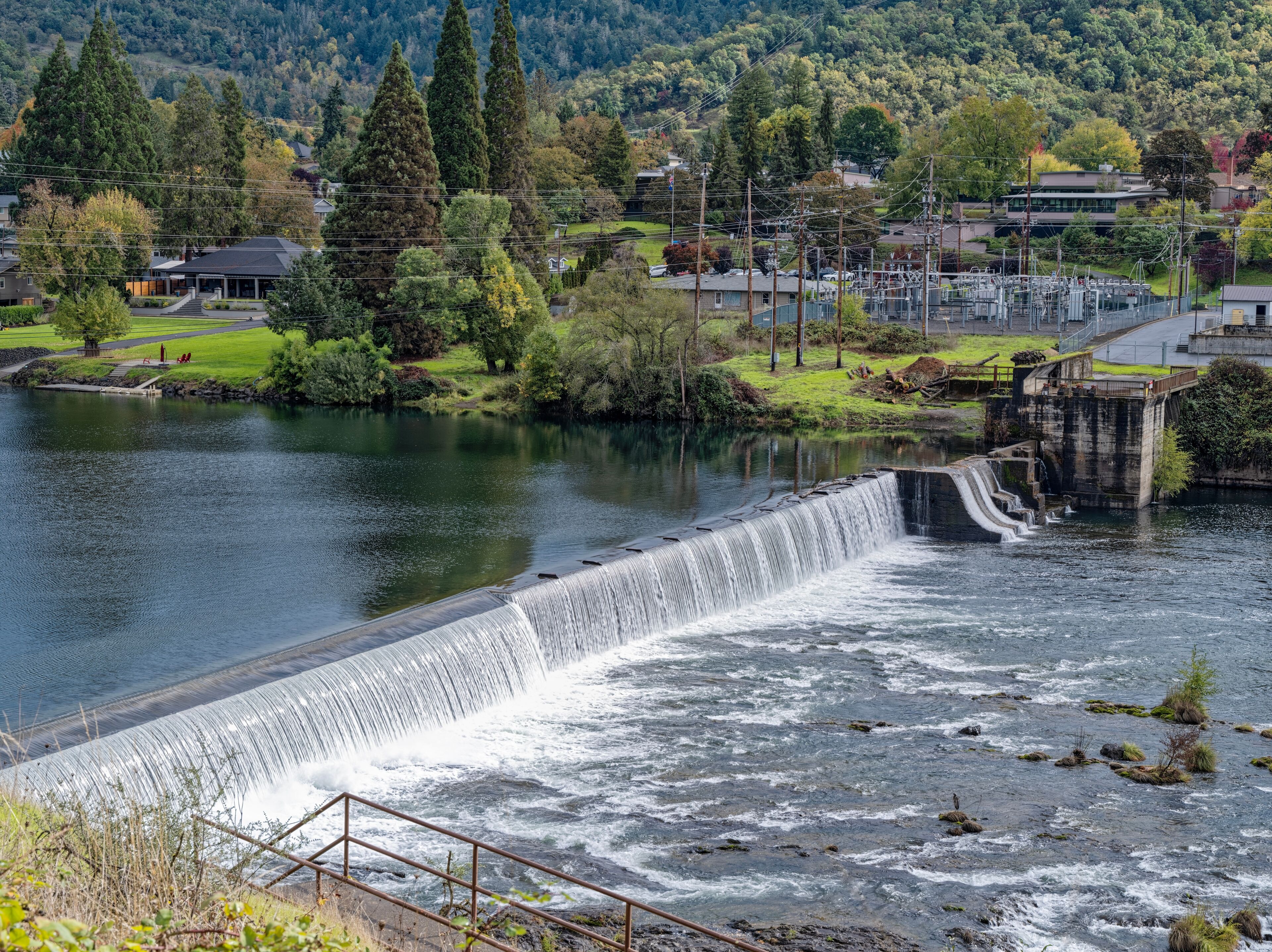Water flowing across the dam at Winchester, Oregon, USA