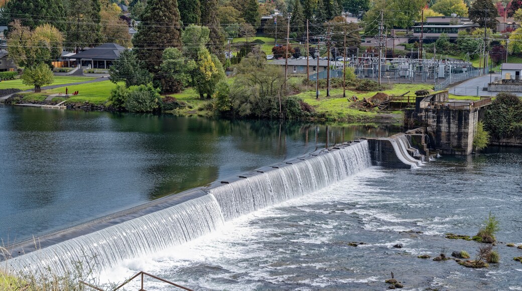 Water flowing across the dam at Winchester, Oregon, USA