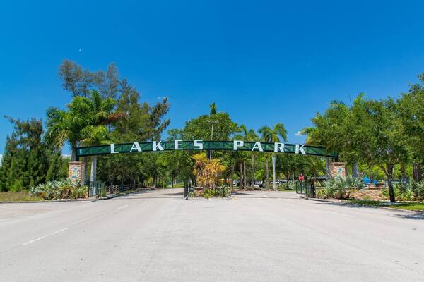 Lakes Regional Park which includes a garden and signage