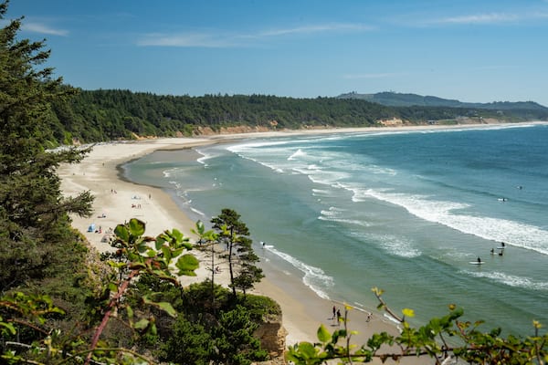 Devil\'s Punch Bowl State Natural Area