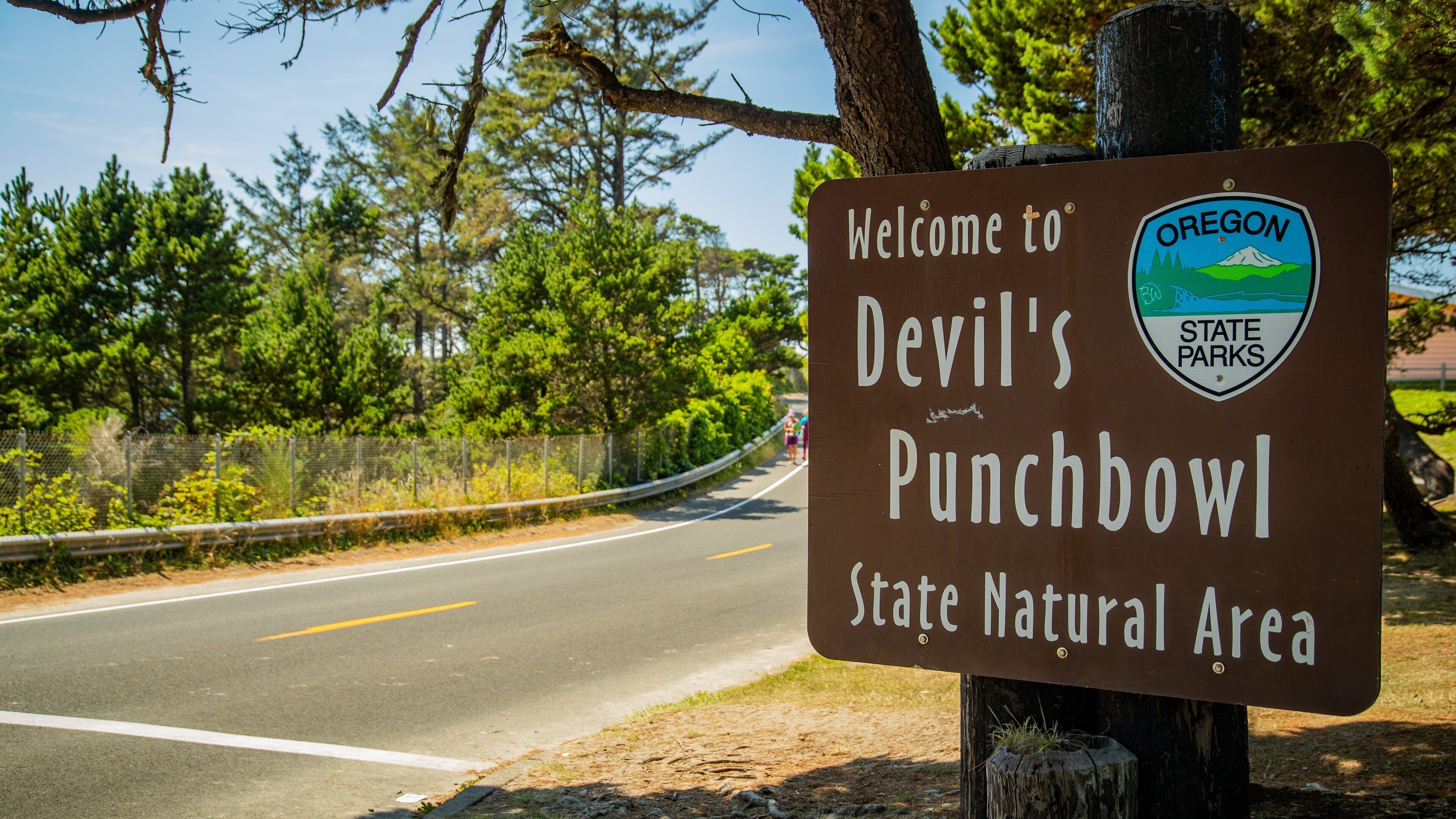 Devil\'s Punch Bowl State Natural Area