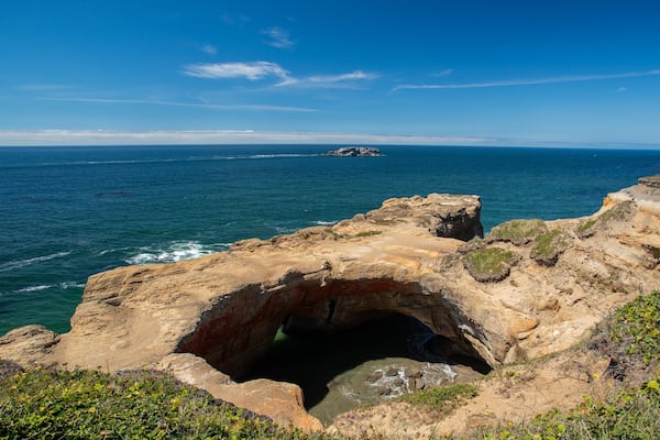 Devil\'s Punch Bowl State Natural Area
