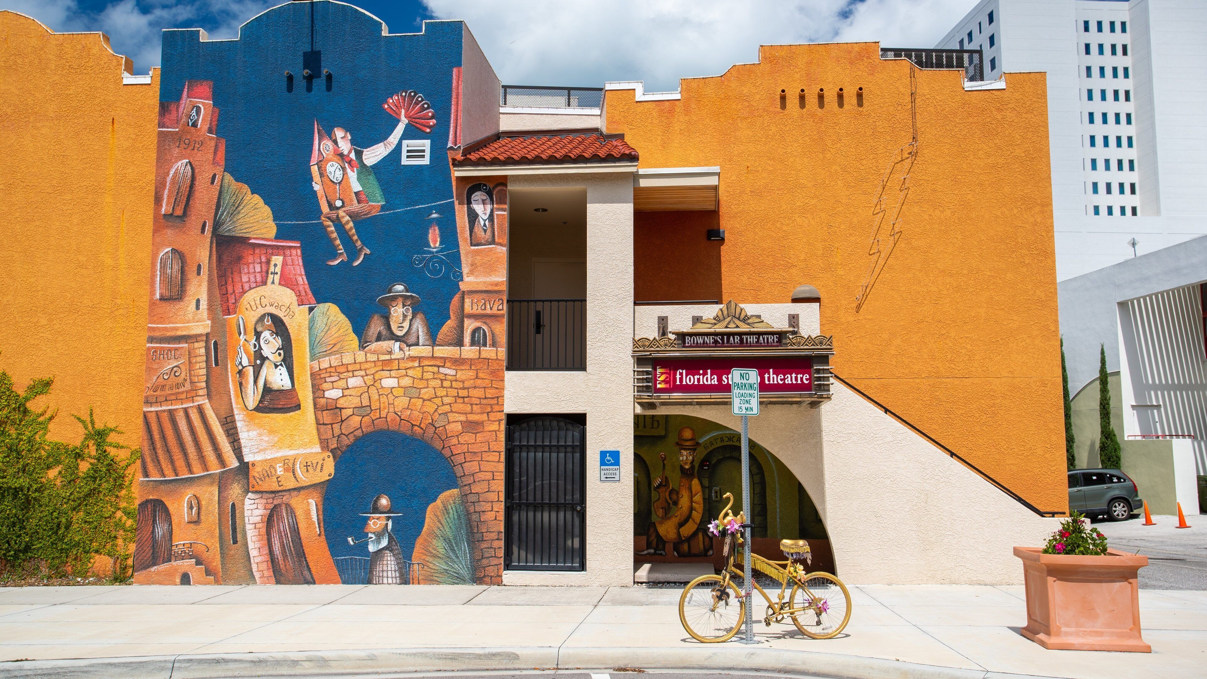 Florida Studio Theatre featuring outdoor art