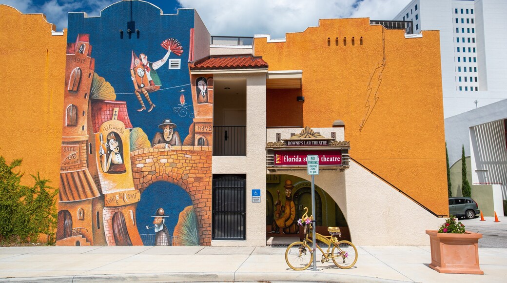 Florida Studio Theatre featuring outdoor art