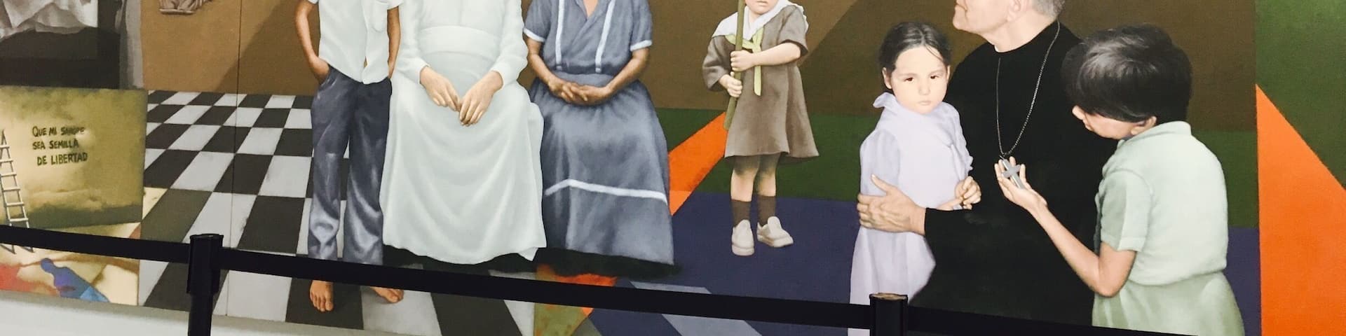 Mural in honor of Monseñor Romero.
He was a Priest who, during the civil war, defended the people and stood against the injustice that was taking place in the country. Killed during mass, the people have considered him a Saint even though the Vatican has accepted it only for a couple of years.