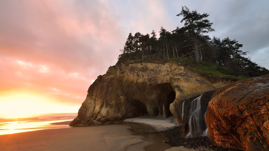Hug Point State Park sunset, northern Oregon