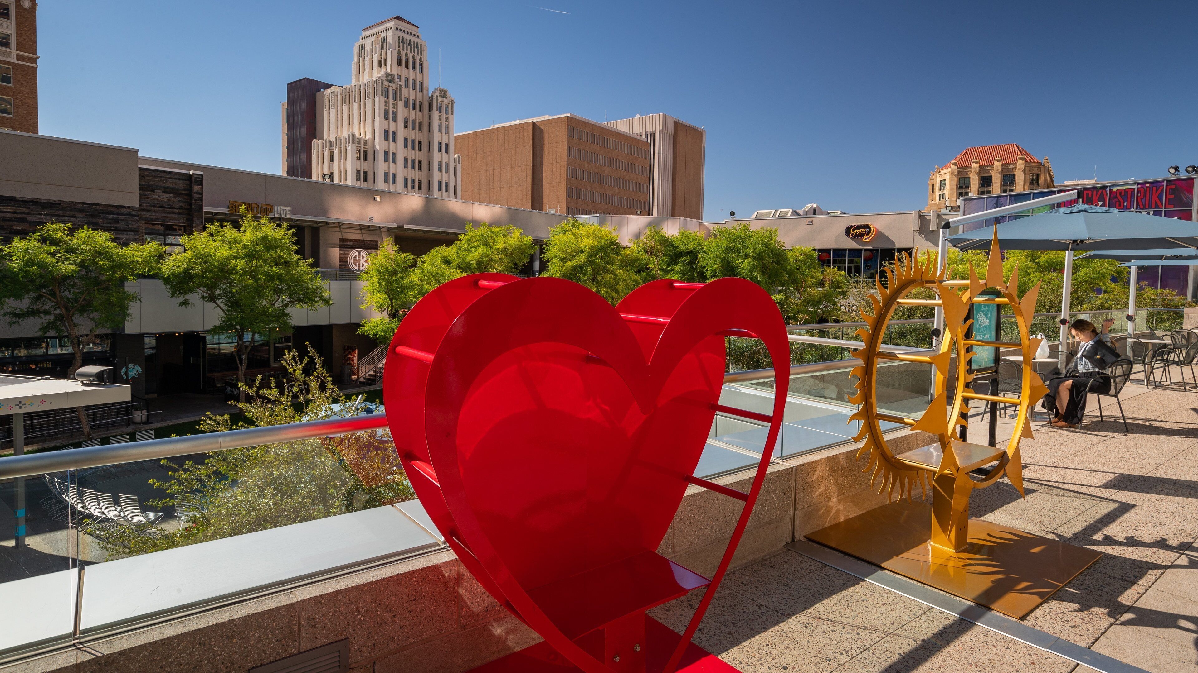 Downtown Phoenix which includes outdoor art