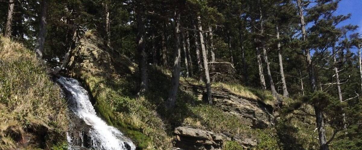 #TroveOn Waterfall plus ocean beach equals amazing. Your eyes - and ears - will be overloaded with goodness.