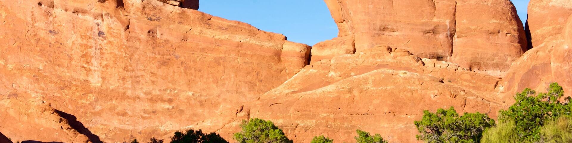 Skyline Arch showing tranquil scenes