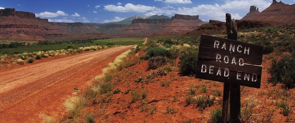 Dead End Road Utah
Can't explain why but these roads always draw me in. #ontheroad