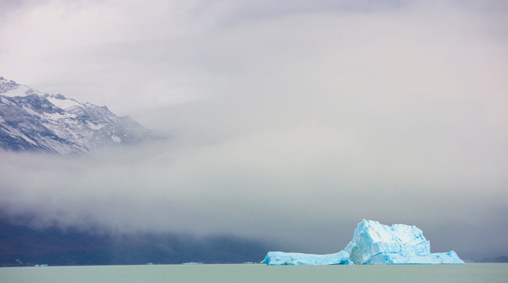 Kênh đào Upsala cho thấy hồ nước và sương mù