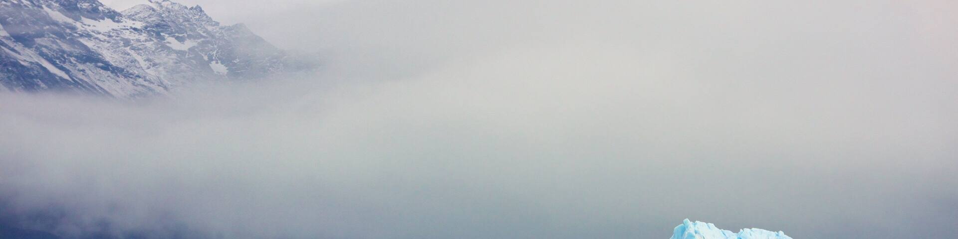 Canal Upsala showing mist or fog and a lake or waterhole