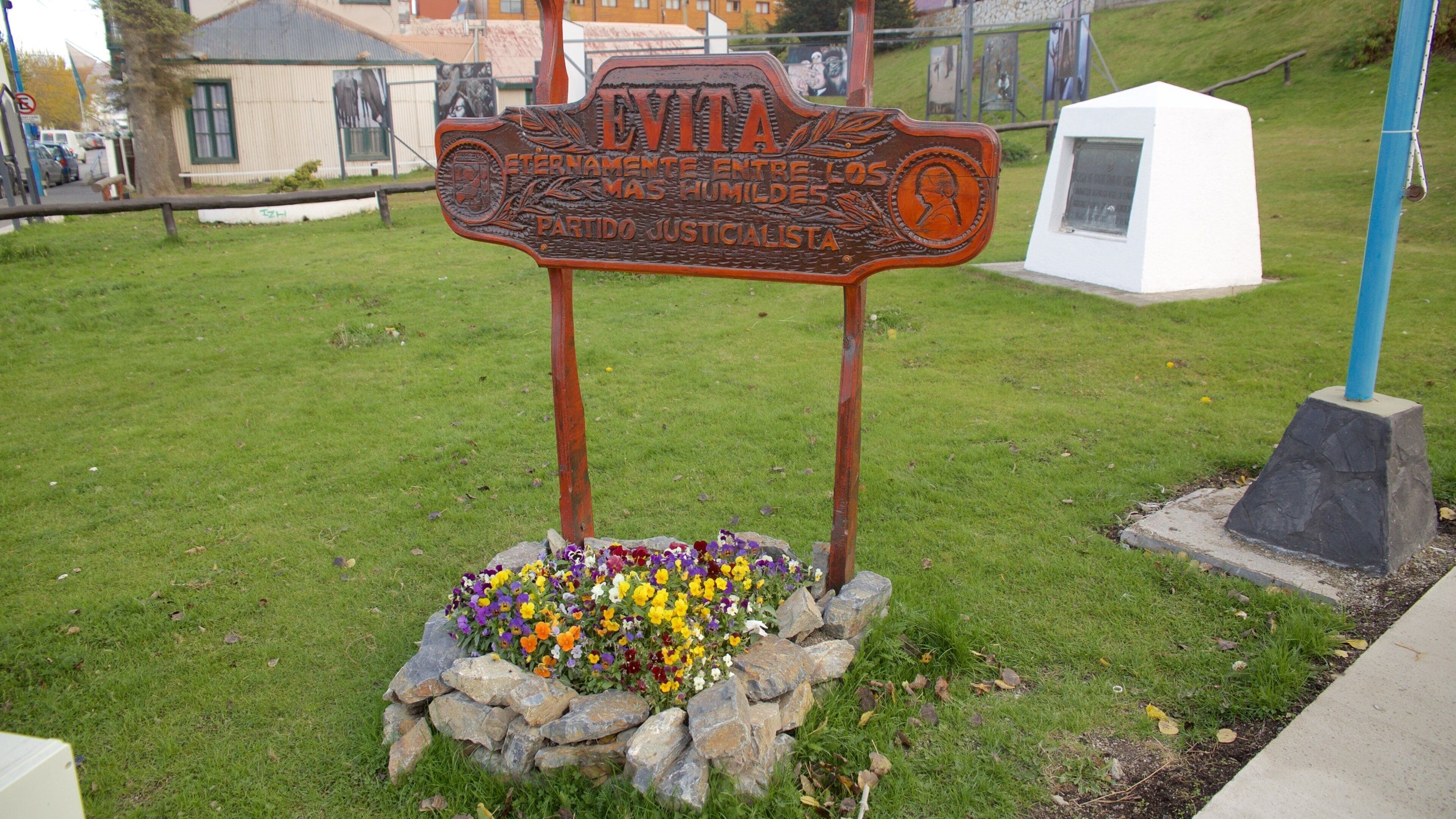 Government House showing flowers and signage