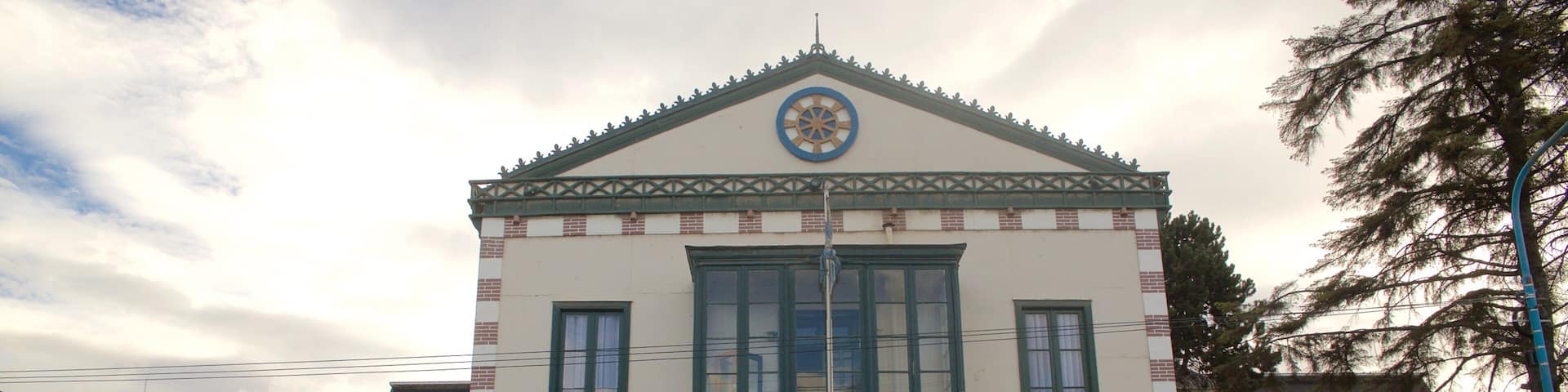 Regeringsbyggnaden som visar historiska element