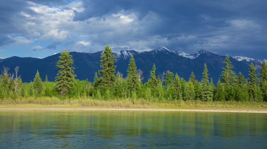 Skookumchuck showing tranquil scenes, mountains and a lake or waterhole