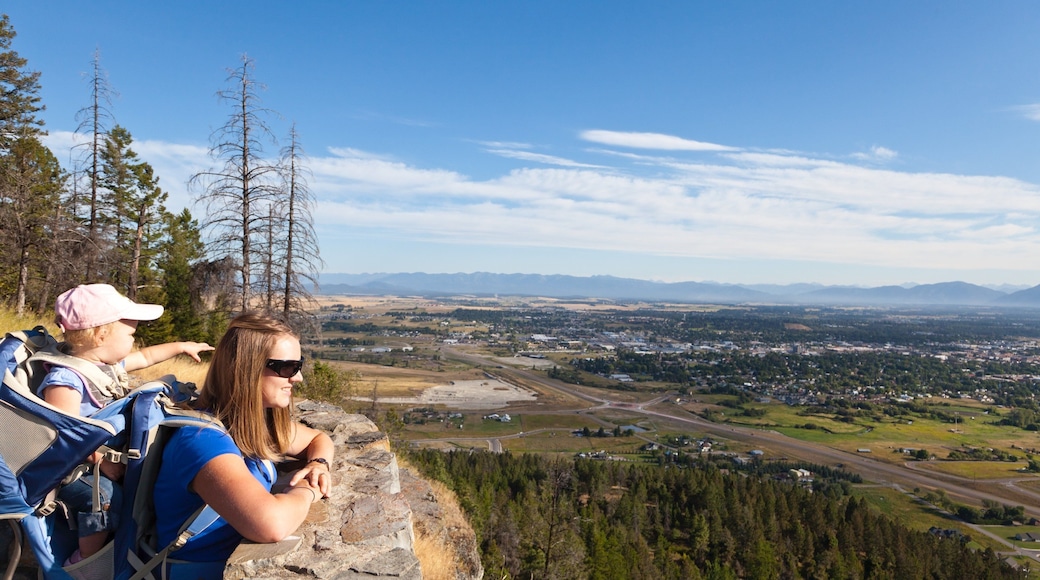Lone Pine State Park showing views as well as a small group of people