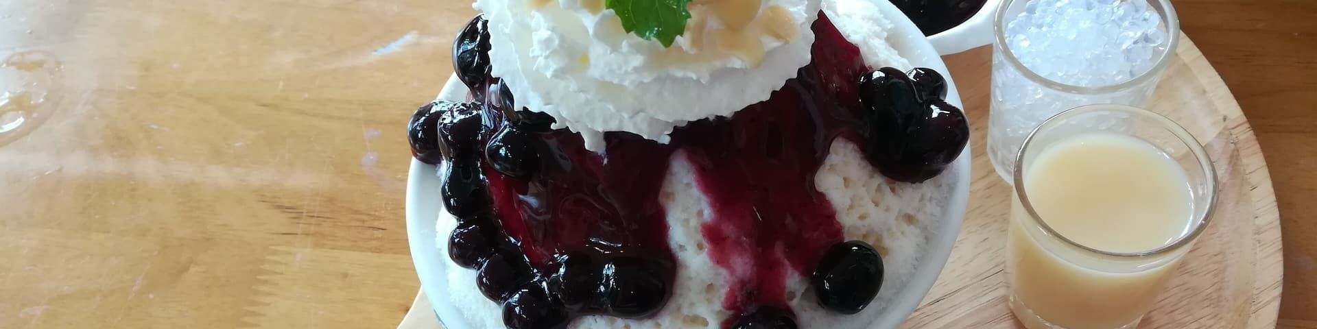 Blueberry Bing-Su (or shaved ice) is a great and delicious way to beat a heat in Thailand. This cafe has a nice vibe and great food. #GoodEats