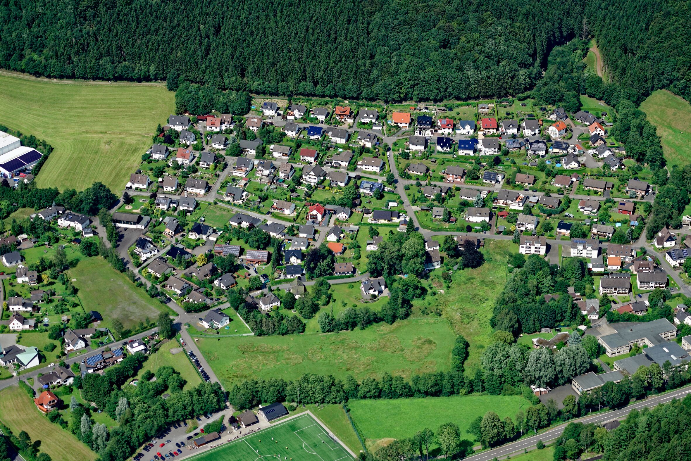 Luftaufnahme: Ansicht Bergneustadt-Pernze, Nordrhein-Westfalen.