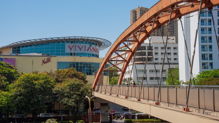 Viviana Mall showing a bridge and a city