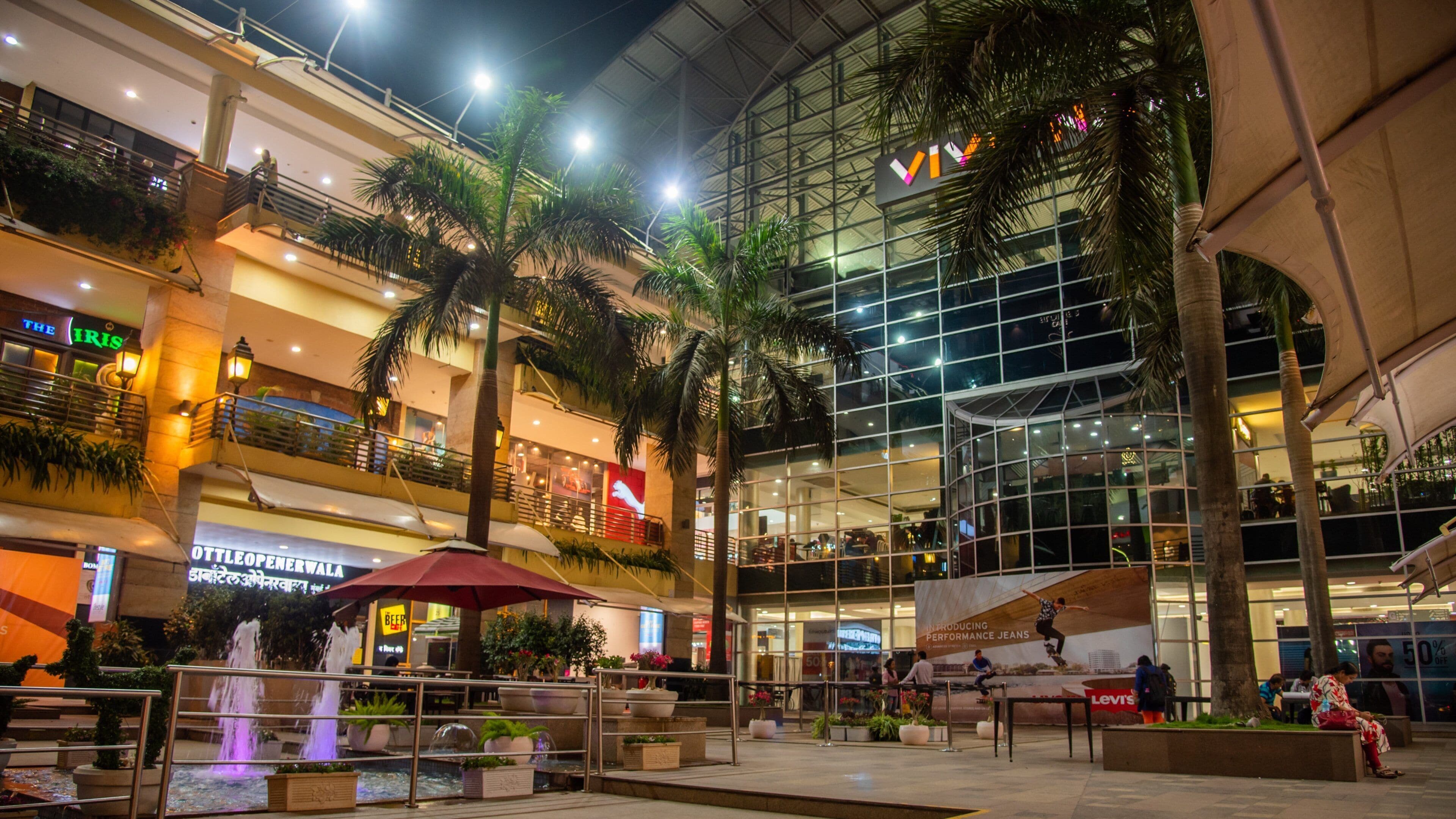 Viviana Mall which includes night scenes