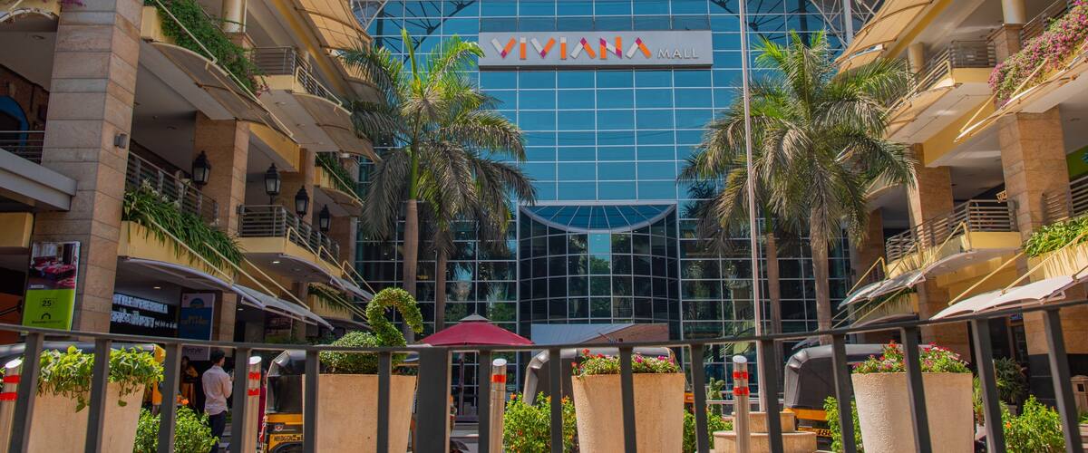 Viviana Mall featuring signage