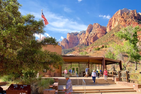 Museo de la historia humana de Zion que incluye montañas