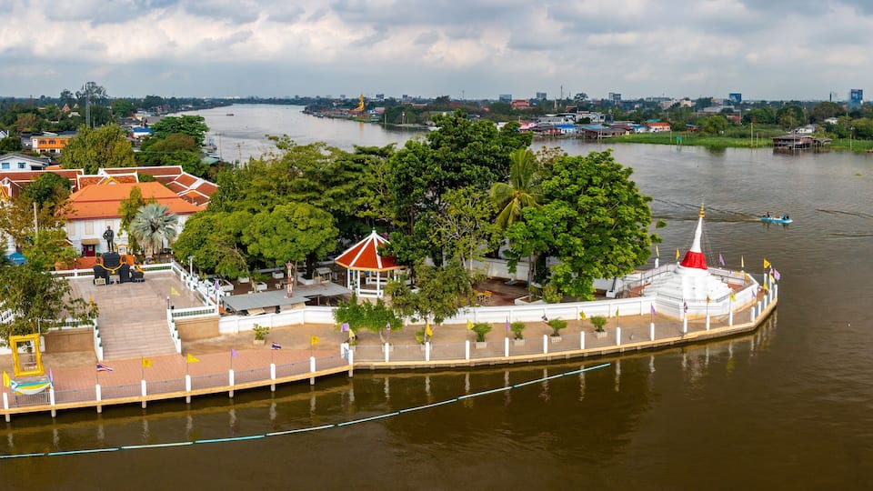 Aerial view of Wat Poramai Yikawat or wat Paramaiyikawat in Koh Kret, Nonthaburi, Thailand