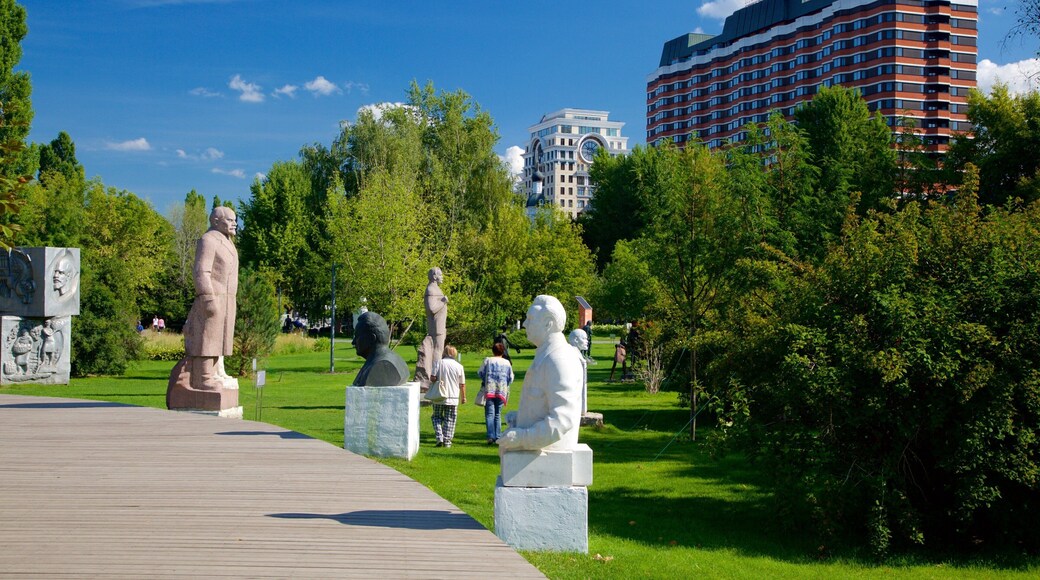 Fallen Monument Park which includes outdoor art, a park and a statue or sculpture