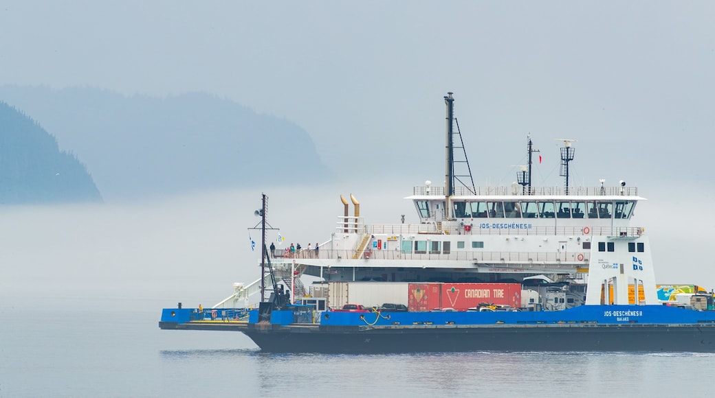 Sentier de la Pointe-de-l\'Islet showing boating, general coastal views and mist or fog