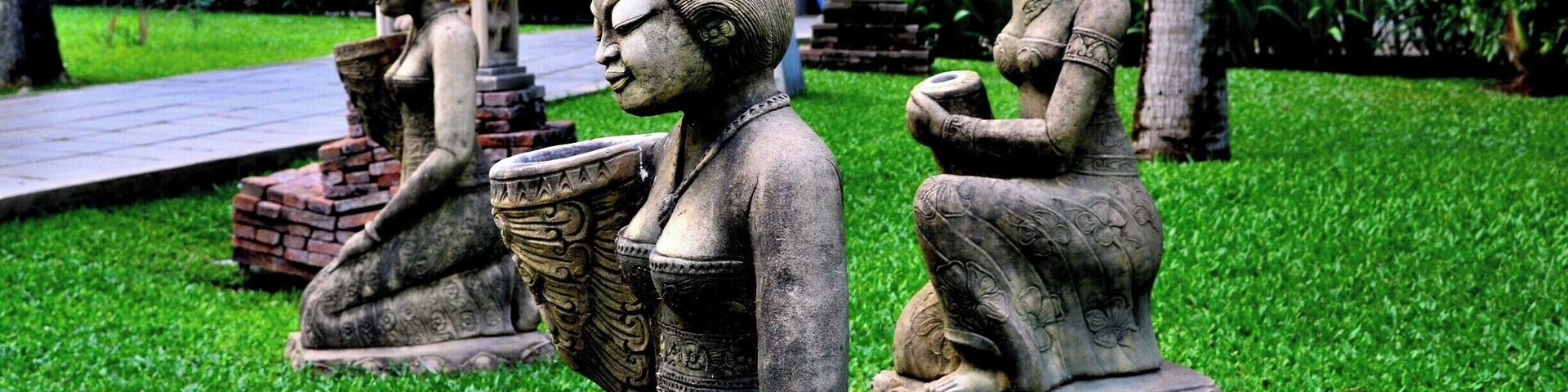 A very photogenic resort with lots of statues, beautiful landscaping and a very nice pool.