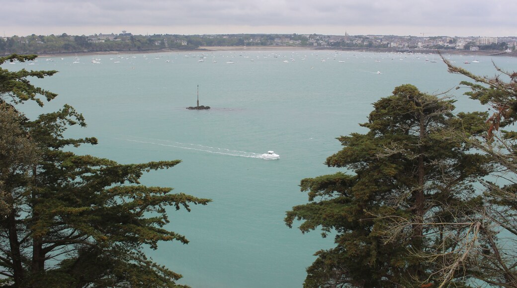 Залив между городами Динар и Сен-Мало (Baie du Prieuré)