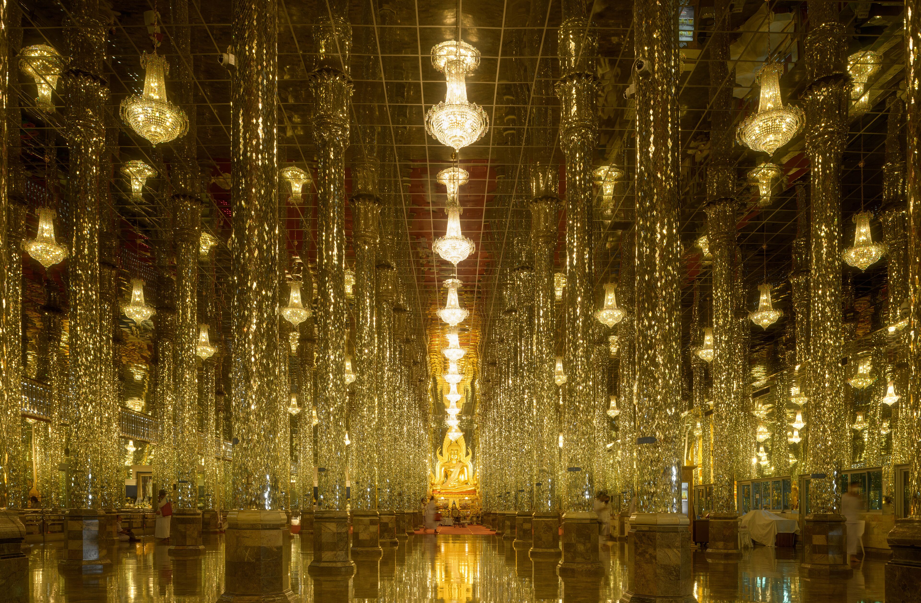 Golden Buddha image in the temple, Wat Tha Sung, Thailand